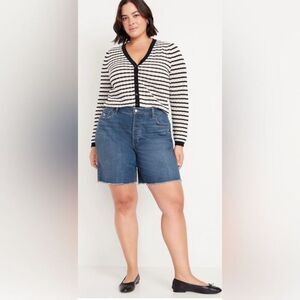 NWT Old Navy Plus Size Curvy O G Straight High Rise Cut Off Denim Shorts Size 28